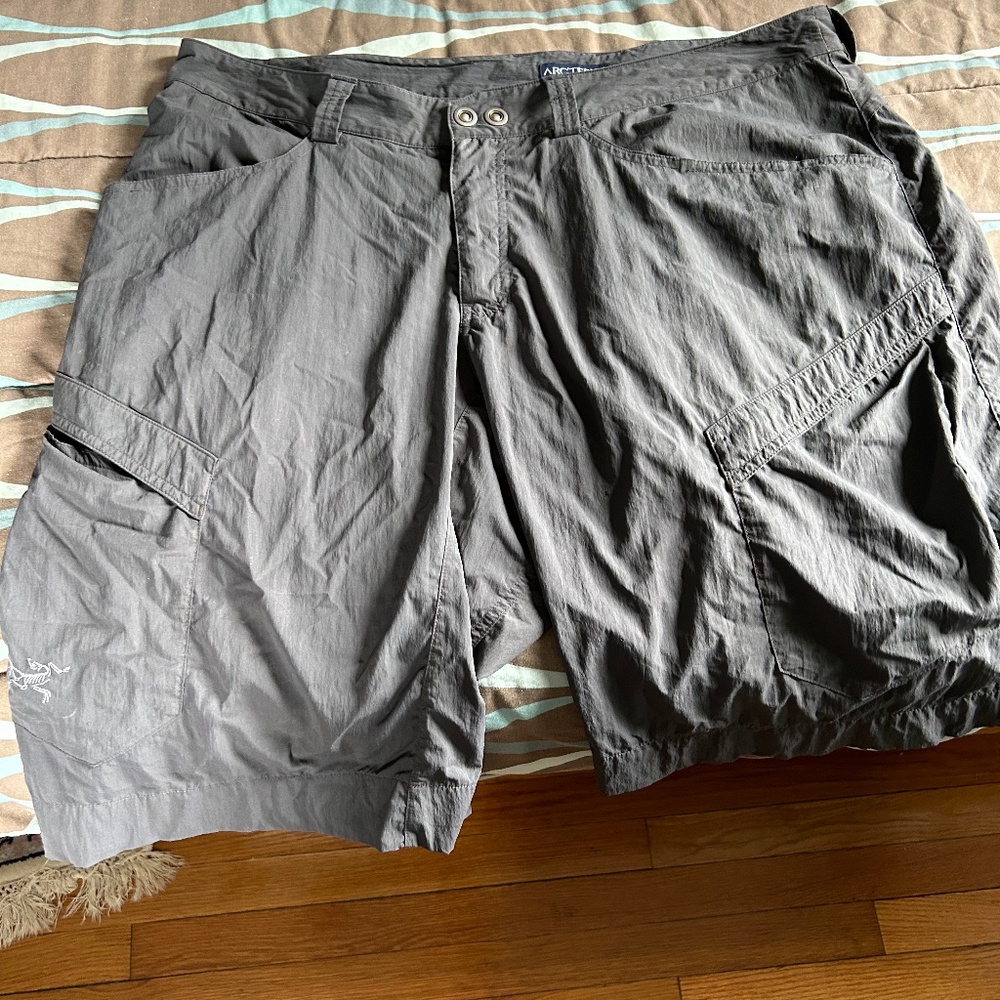 Arcteryx mens shorts 38